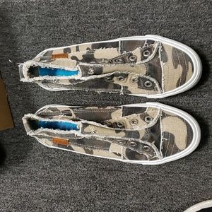 Blowfish Malibu shoes size 9 never worn